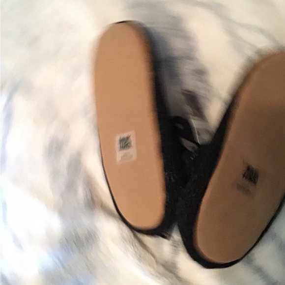 3/$15💐Muk Luks Slippers - Picture 2 of 2
